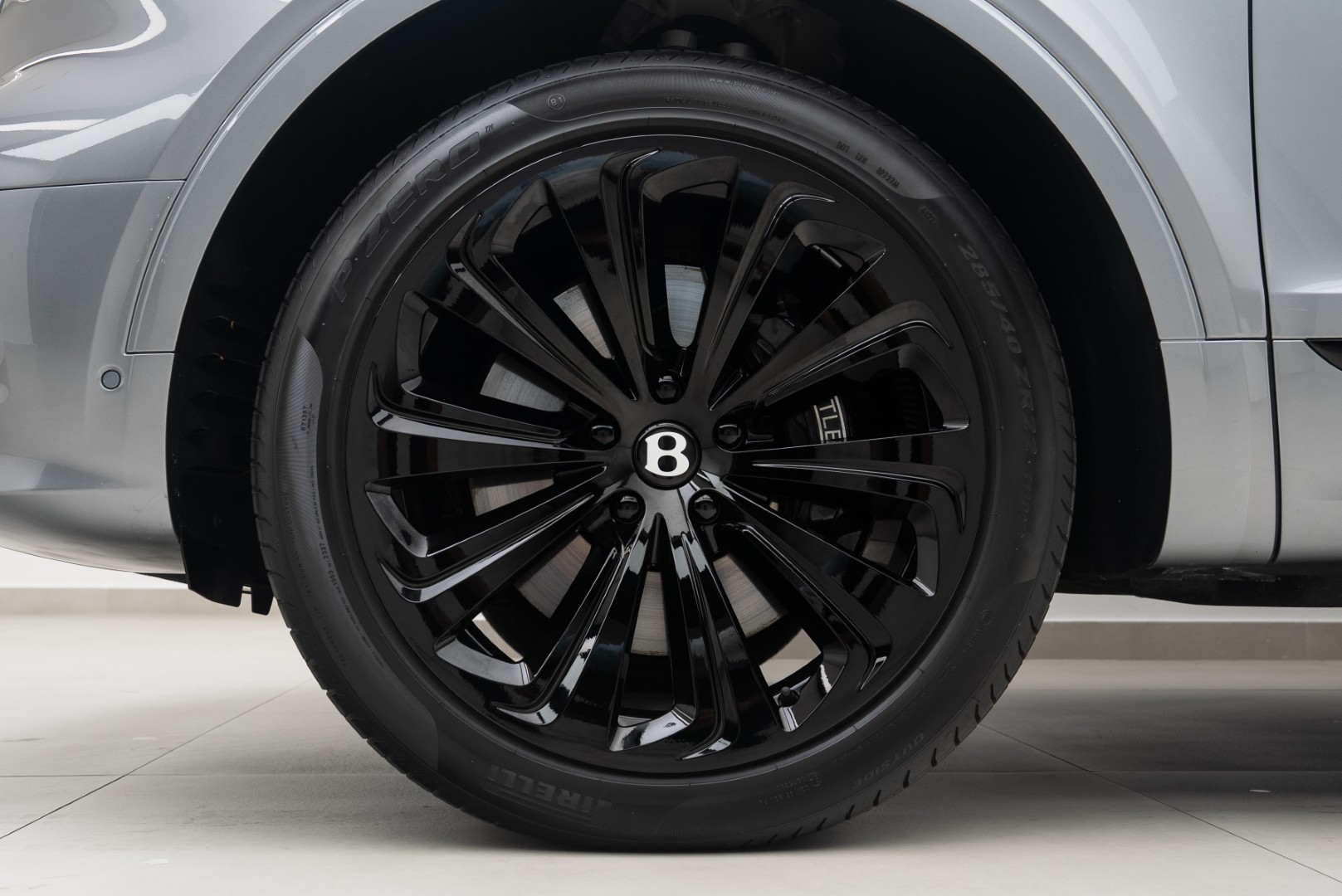 2023 BENTLEY BENTAYGA AZURE | GCC | MAIN DEALER WARRANTY SERVICE